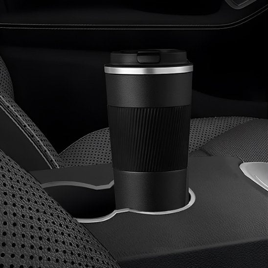 gourde noir dans une voiture